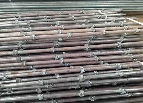 苏尼特左隧道钢花管